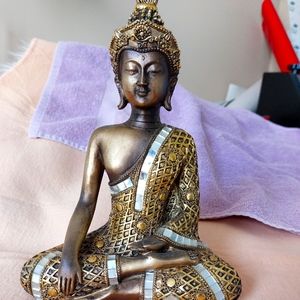 Shimmering buddha statue
